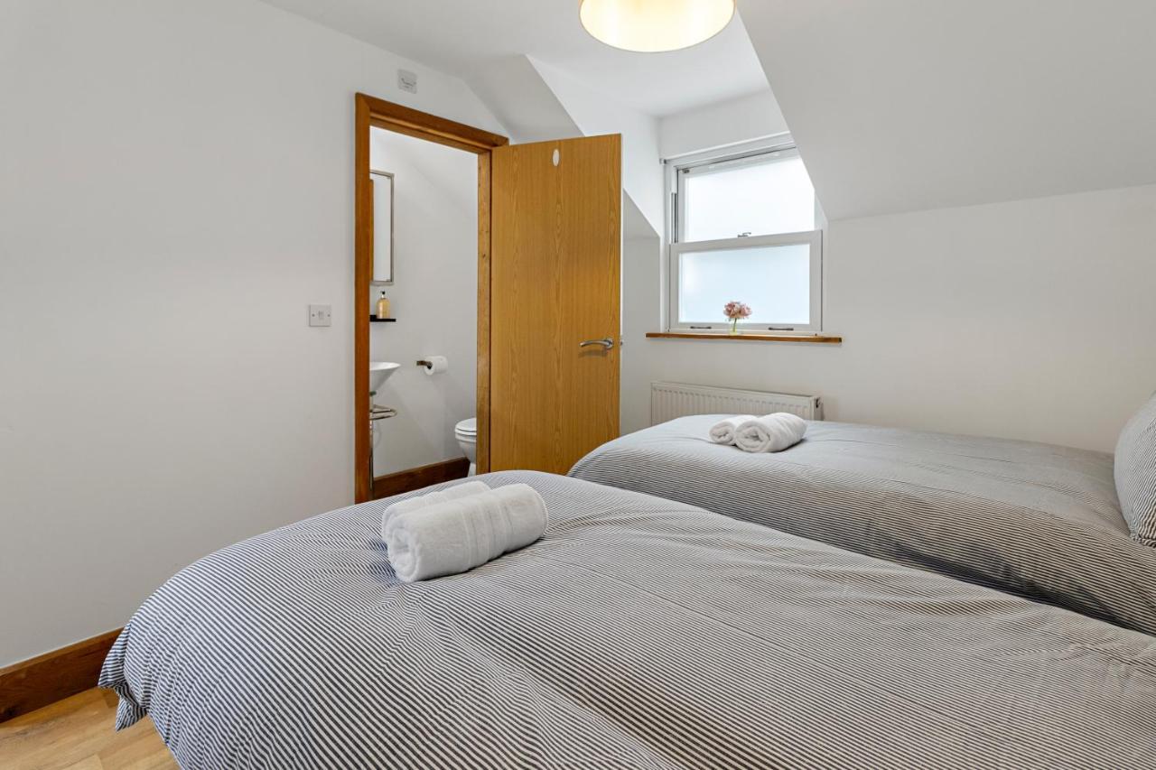Stunning Sea View Whole Home In Torbay Close To Beach 托基 外观 照片